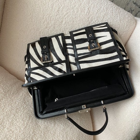 Celine - Picture 3 of 10